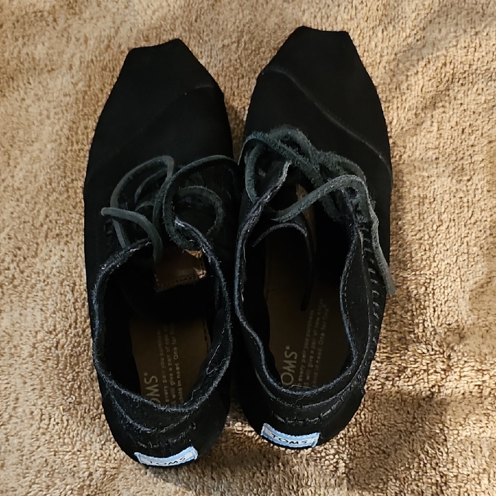 TOMS Black Suede Lace-Up Shoes